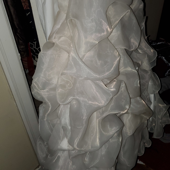 Wedding/Formal Gown New pics added - Picture 7 of 12